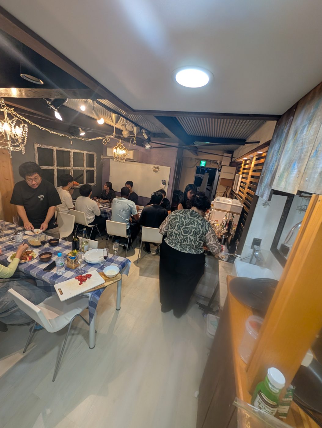 Making pizza together at the Wednesday dinner, Canal Palace Sumiyoshi